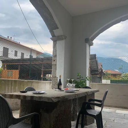 Lucia, Di Como, * Dongo