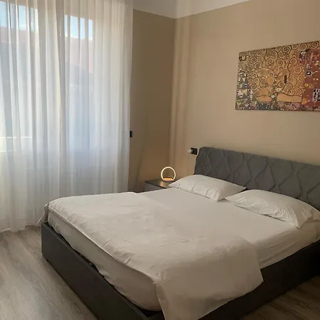 Lucia, Di Como,