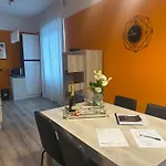 Lucia, Di Como, * Dongo