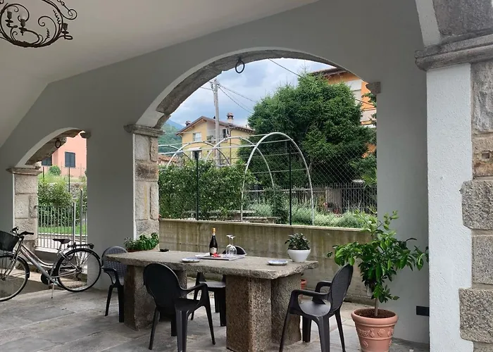 Lucia, Di Como,