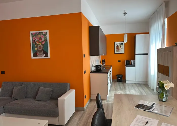 Lucia, Di Como, Apartamento Dongo